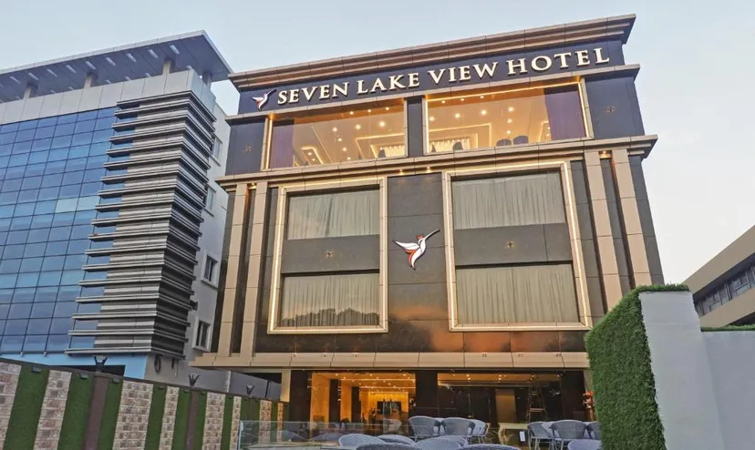 Seven Lake View Hotel