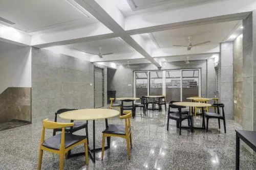 Super OYO Townhouse 1033 Ameerpet - 3