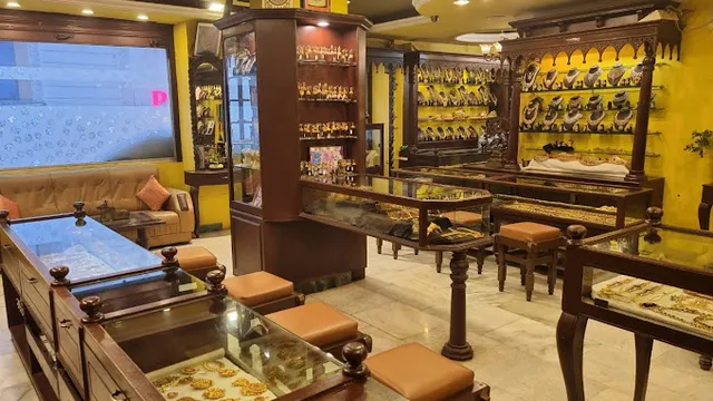 Queens Jewel Emporium - 5