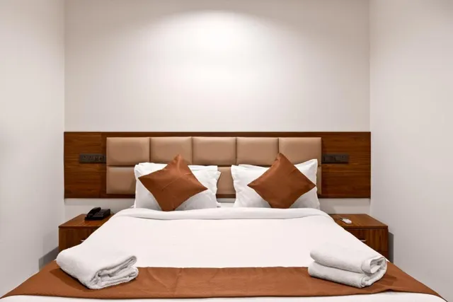 The Elite Hotel Hyderabad - 4