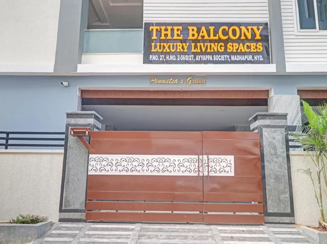The Balcony Hotel - 2