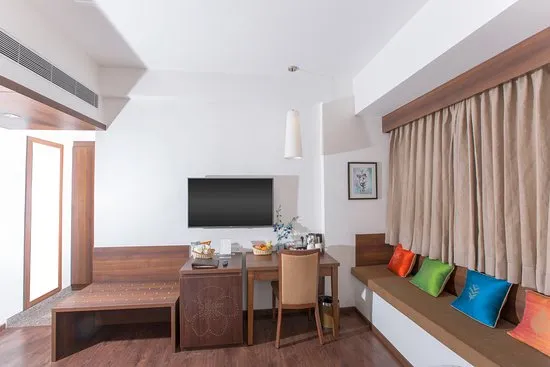 TEMPLE TREE HOTEL - 2