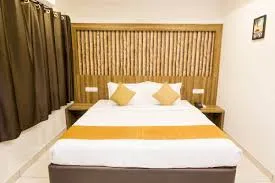 The Porch Inn HotelService Apartments. - 4