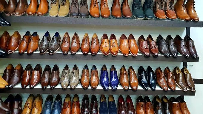 Royaloak Furniture Store