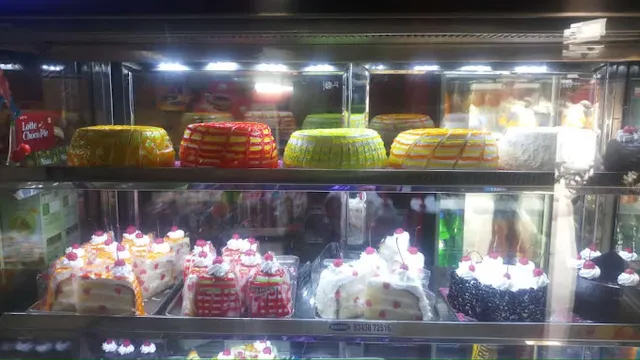 Nellai Sri Kannan Sweets & Bakers - 3