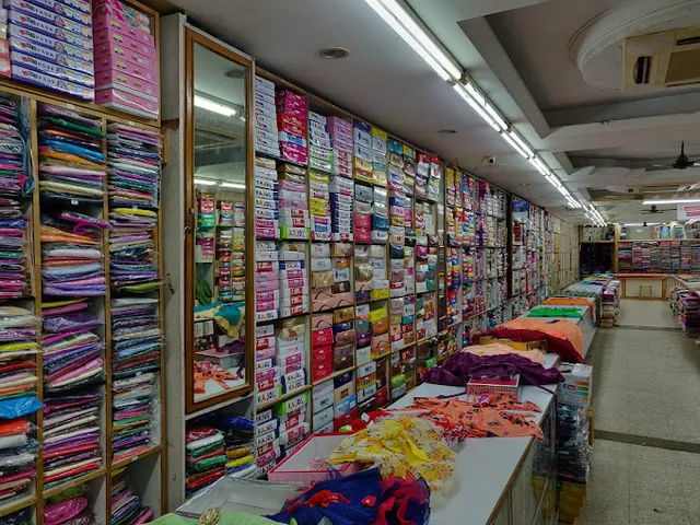 Uthaiyam Cloth Centre - 3