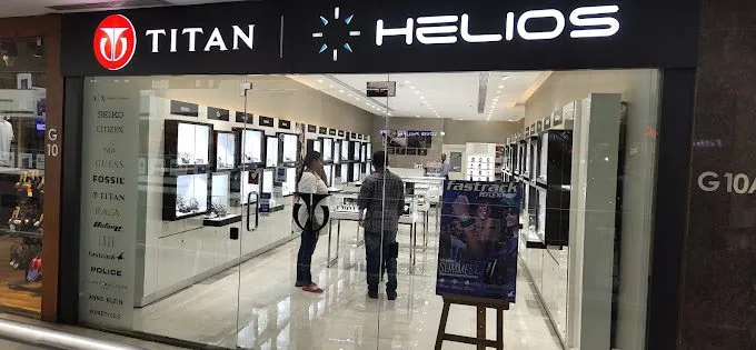 Helios Watch Store by Titan