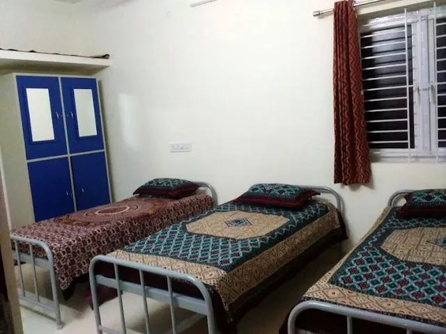 Step Inn PG-1 Men's Hostel - 4