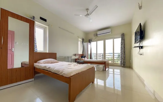 Prestige Living - Premium AC Women's Hostel