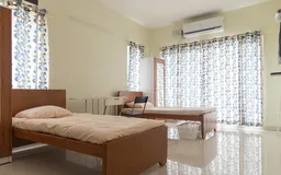 Prestige Living - Premium AC Women's Hostel - 2