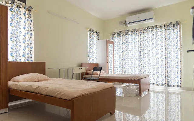 Prestige Living - Premium AC Women's Hostel - 2