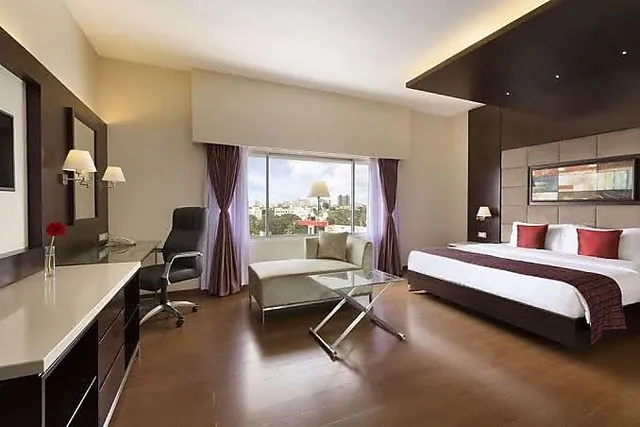 Ramada by Wyndham - 4