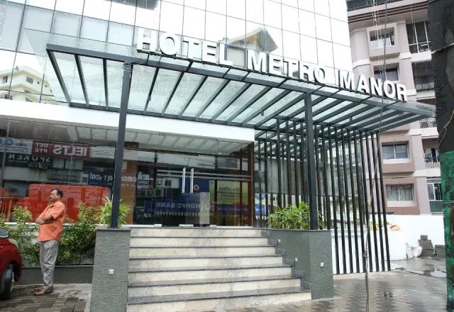 Hotel Metro Manor - 2