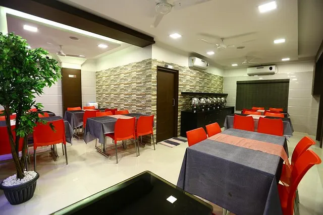 Hotel Greens Gate - 3