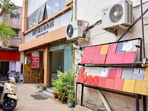 Hotel Gmt Grand Park