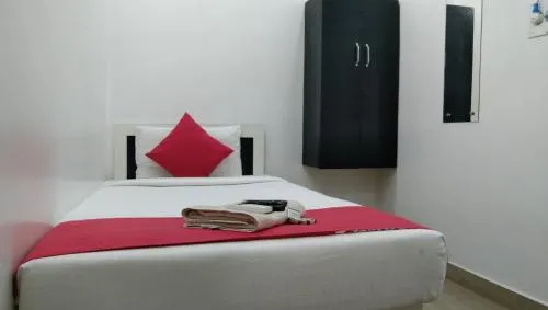 Chennai Plaza Hotel Vadapalani - 4