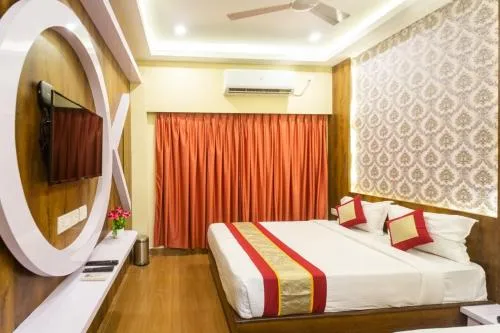 Lavish Inn Hotel and Suites - 2