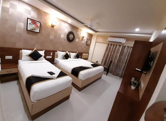 Liza Regency - Hotel & Restaurant - 4