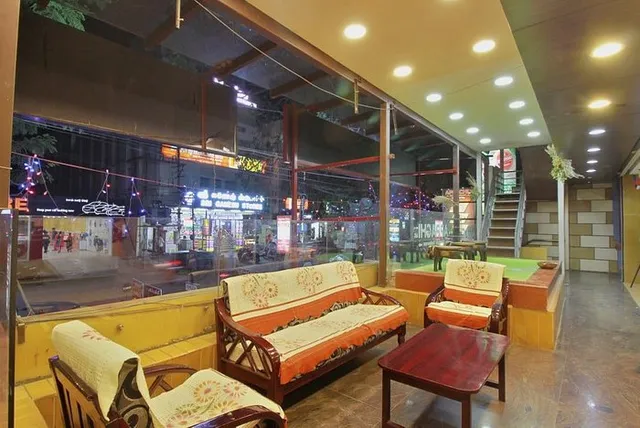 OYO 10551 Hotel RJ Grand - 2