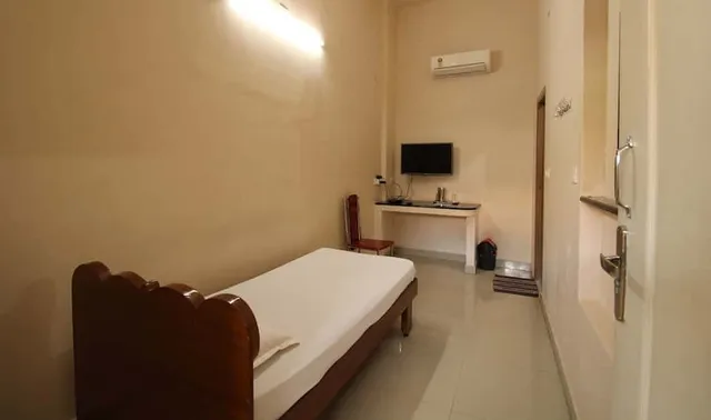 SIBI LODGE (Geetha Hotels) - 3