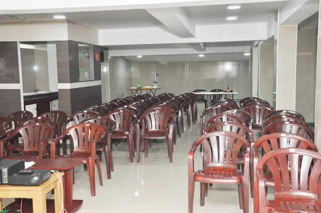 Hotel Srri Aswini Deluxe - 2