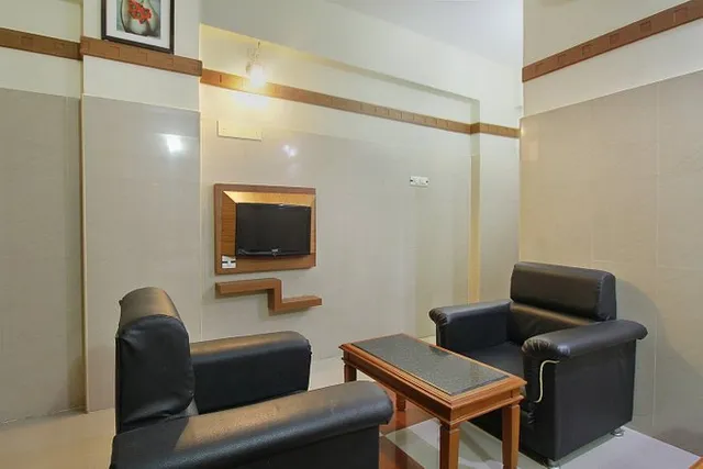 OYO 11669 Abrigo City Centre Gandhipuram - 3