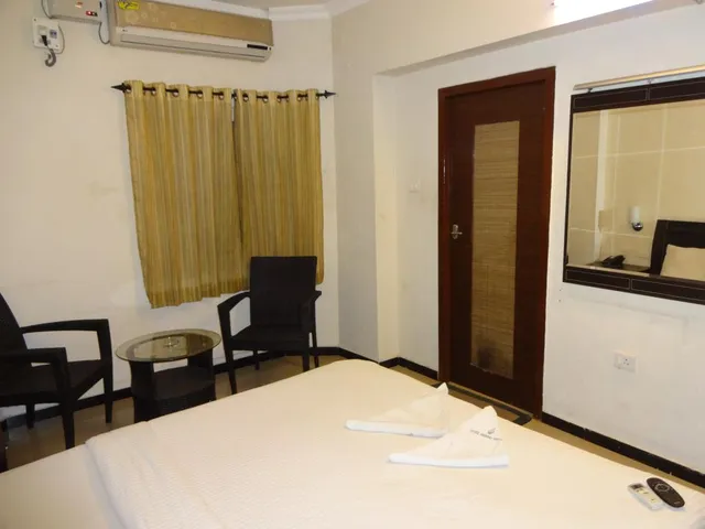 Hotel Vishnu Priya - 4