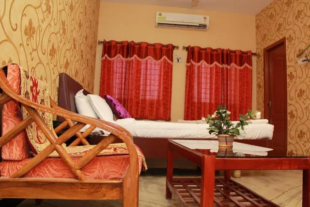 Hotel Vaani Villa - 3