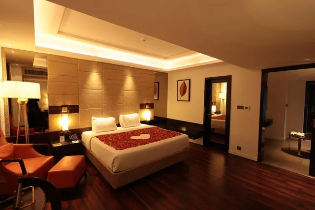 Hotel Cenneys Gateway - Premium 4 Star Hotel - 4