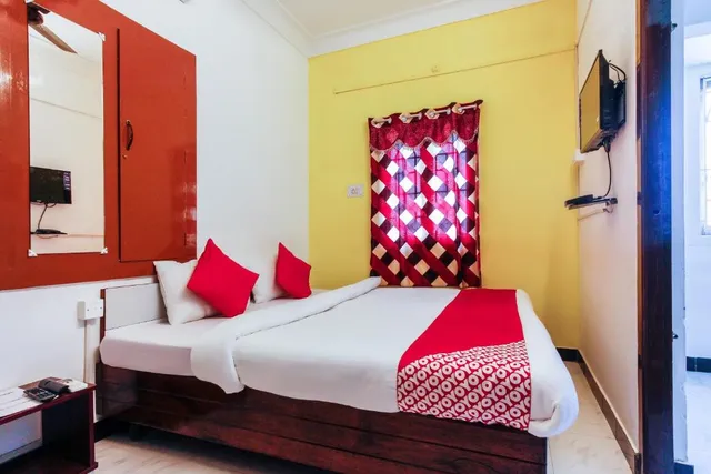 Flagship Hotel Lakshmi Narayana Salem - 4