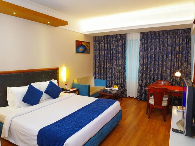 Hotel Residency Tower - 4