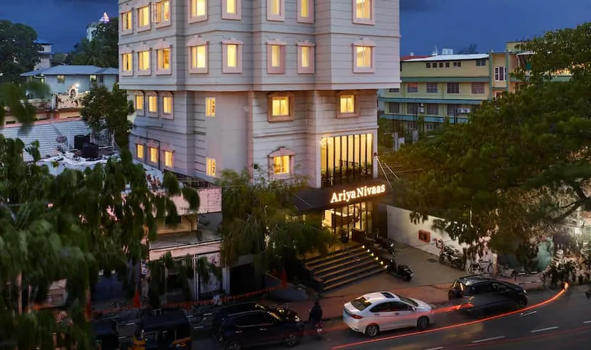 Ariya Nivaas - A Vegetarian Hotel