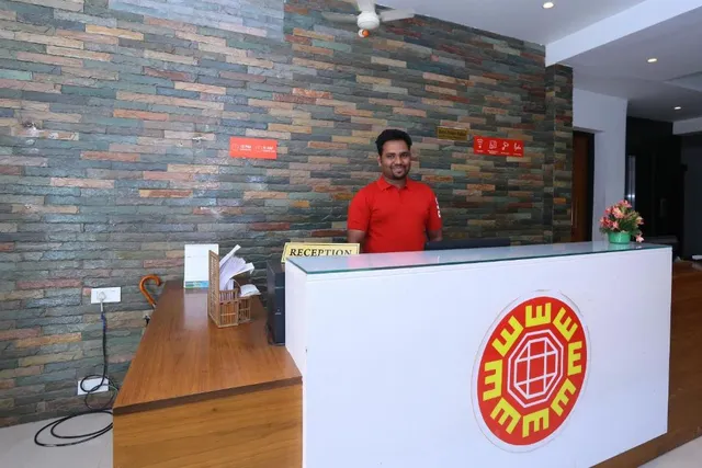 Flagship Hotel Prince Palace - 2