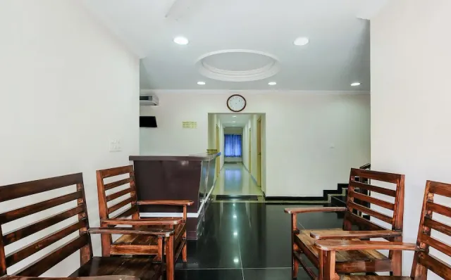 Treebo Trip Royal Inn - 3