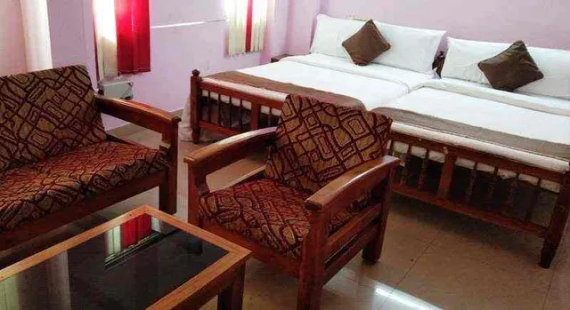 Hotel Navaratna by Pragathi Hospitality - 2