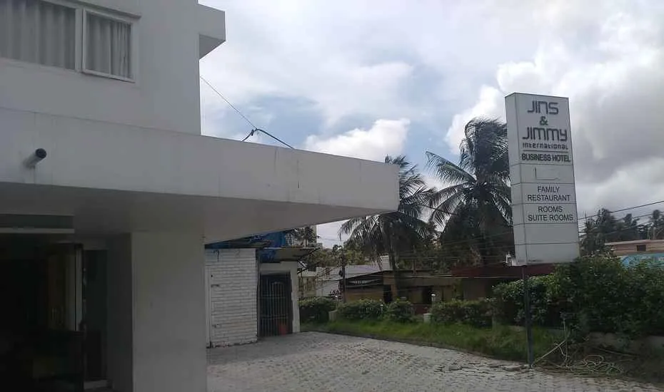 Jins & Jimmy Hotel