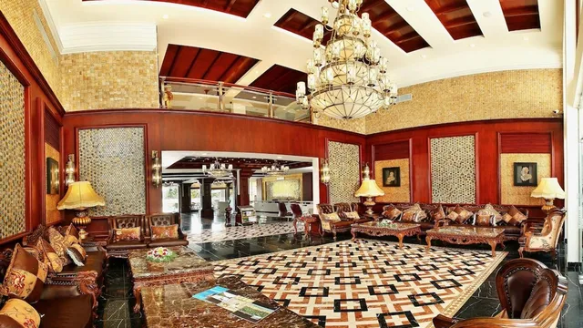 Lake Palace Hotel - 3