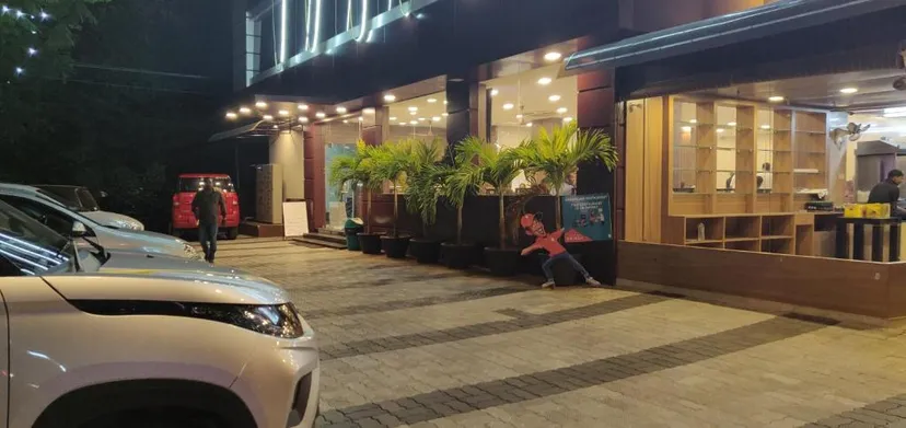 TRIVPODS Capsule Hotel