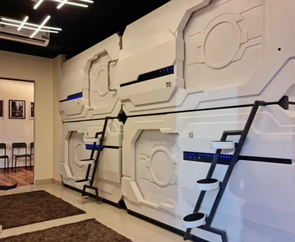 TRIVPODS Capsule Hotel - 3