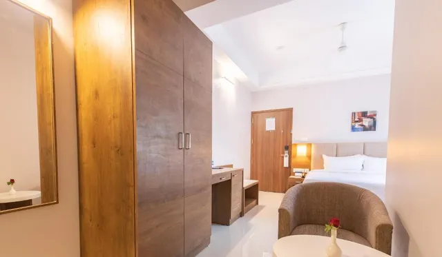 Royal Residency by Whitestone Suites - 3