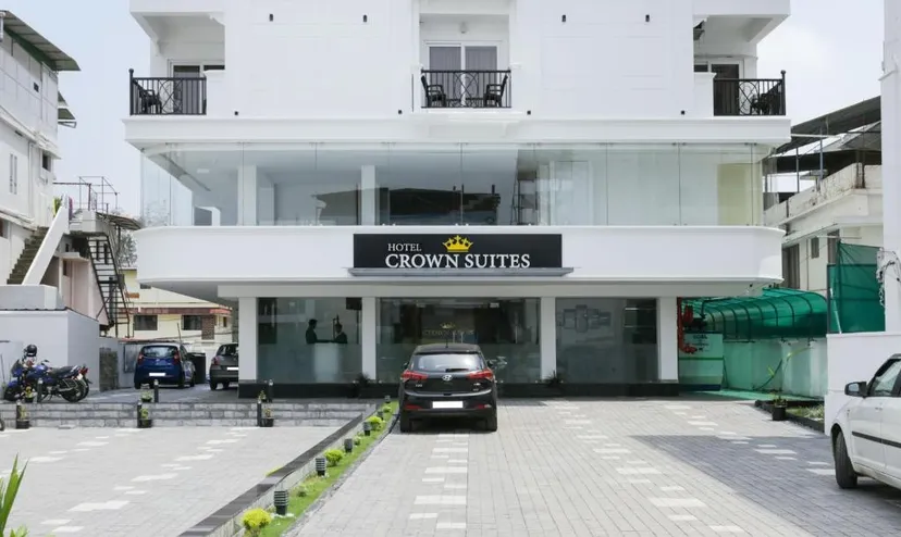 Hotel Crown Suites