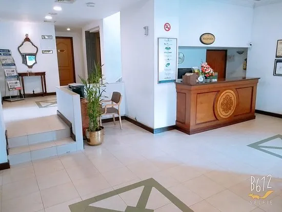 Abad Metro Hotel | MG Road Kochi - 2