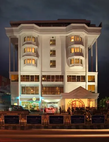 Abad Metro Hotel | MG Road Kochi