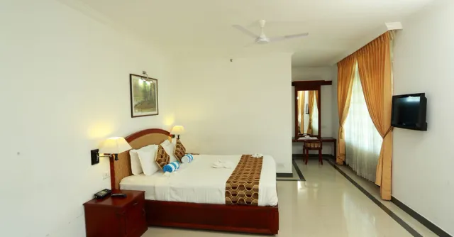 Hotel Manakkil Regency - 4