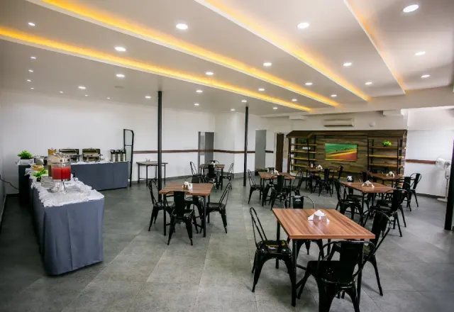 Sapphire Club Metro Hotel - 3