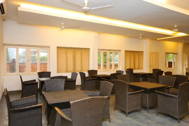 Super OYO Capital O Island Inn - 3