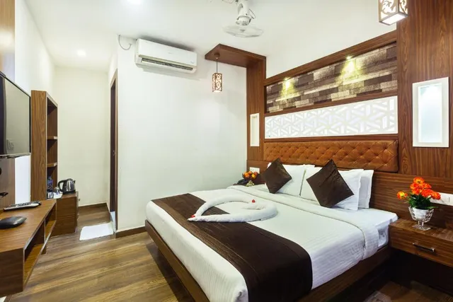 Qube Hotel Kochi - 4