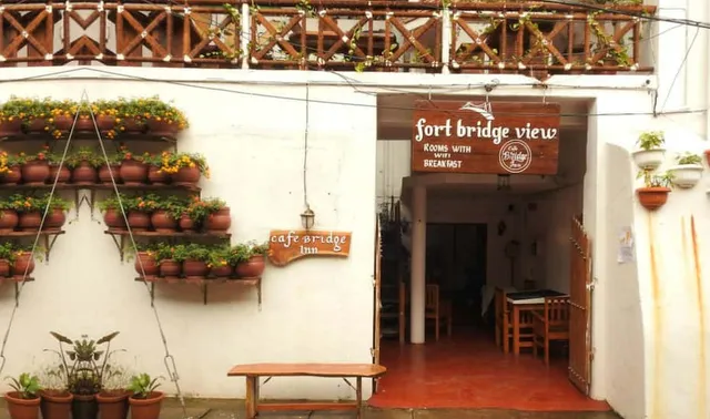 Fort Bridge View Hotel - 2
