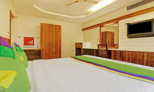 Treebo Trend Time Square - 4