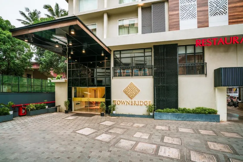 Townbridge Hotels & Suites - Ernakulam South